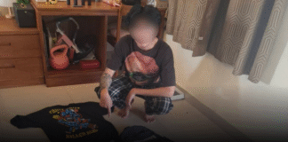 จนมุมห้องเช่า! ตร.หนองปรือล็อก ‘หนุ่มฮู้ดน้ำตาล’ มือจี้ 7-11 ยึดรถ-เสื้อผ้าครบชุด แม้หลักฐานท่วมหัว เจ้าตัวยังปัดทุกข้อหา!