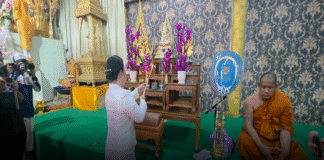 ศรัทธาแรง! ‘อำพร แก้วแสง’ นำทอดผ้าป่า วัดเขาบุญมีดาราราม ยอดทะลุ 1.5 แสน! ระดมทุนบูรณะศาลาธรรมสังเวช