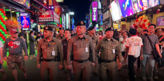 ตำรวจเมืองพัทยาเข้มความปลอดภัยคืนคริสต์มาส ตรวจสถานบริการ Walking Street ตามโครงการ 5 ปลอด