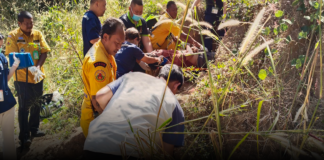 นาทีระทึก! หนุ่มโรงงานเมาทะเลาะแฟน พลัดตกคูน้ำลึก 4 เมตร กู้ภัยช่วยอลหม่าน อ้วกใส่ทีมกู้ชีพยับ!