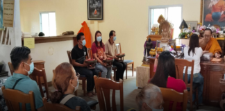 ศรัทธาแตก! แห่เจิมมือ “นะพระแม่โพสพ” รับปีใหม่ 69 หนึ่งเดียวในไทย หลวงพ่อสง่าวัดเขาไม้แดง ปลุกเสกเคล็ดวิชา “ไม่ยากไม่จน”