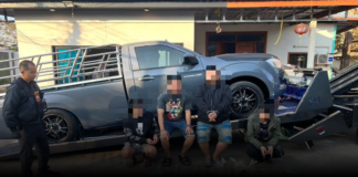 คิดว่าเนียนแต่ไม่รอด! ตร.มุกดาหารบุกทลายเครือข่ายไอซ์รายใหญ่ ซุกช่องลับรถสไลด์ 50 กก. ยึดทรัพย์กว่า 6 ล้าน รวบ 4 ผู้ต้องหา