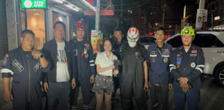 ใจฟู! กู้ภัยงมท่อครึ่งชั่วโมง คืน iPhone เครื่องสำคัญให้สาวกรุงเทพฯ หลังร่วงลึกแยกอัสสัมชัญ”