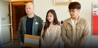 “ทนายรัชพล” พาเหยื่อสาวร้องสภาทนายความฯ จี้ถอนใบอนุญาตทนายหื่นแอบถ่ายห้องน้ำปั๊ม พบรูปนับพันใบ