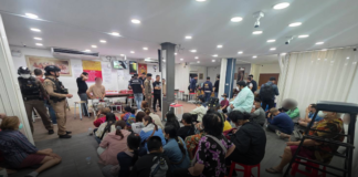 กอ.รมน.กทม.บูรณาการ ทหาร-ปกครอง บุกจับบ่อน รวบ 45 นักพนัน ไฮโลเงินสะพัดวันละหลายล้าน