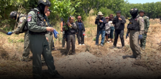 ศรีสะเกษ/สนั่นไร่มันสำปะหลัง EOD ทำลาย ปรส.เขมร เจ้าของสวนเผย รถขุดหัวมันตักระเบิดขึ้นมาทั้งลูก