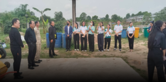 พยาบาลและพนักงานโรงพยาบาลพญาไทบ่อวินดูการทำขยะเปียกที่โครงการคัดแยกขยะเปียกของอบต.บ่อวินจำนวน 40 คน