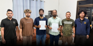 “อลาดิน บาร์เบอร์” รวบ 2 ชาวปากีสถาน ไม่พกเอกสารประจำตัว กลางซอยพัทยาสาย 2