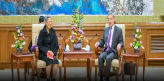 หวังอี้เข้าเฝ้าฯ กรมสมเด็จพระเทพฯ ณ กรุงปักกิ่ง