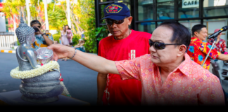 อบอุ่นแบบไทย! อัลคาซ่าร์โชว์พัทยา จัดรดน้ำขอพร “สมพันธ์ เพ็ชรตระกูล” เสริมสิริมงคล รับสงกรานต์-วันไหล