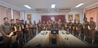 “รอง ผบช.ภ.2” ลงพื้นที่ให้กำลังใจชุดสืบสวน 3 สภ. ต่อเนื่อง