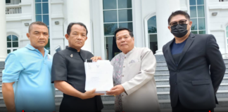 “พี่ศรีฯ” นำชาวบ้านฟ้องผู้ว่าฉะเชิงเทราและท้องถิ่นเหตุทำโครงการถมลำรางเอื้อนายทุน
