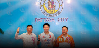 คึกคักแต่เช้า! ว่าที่นายกพัทยานำทีมสักการะพระเจ้าตากฯ ก่อนเปิดรับสมัครเลือกตั้ง
