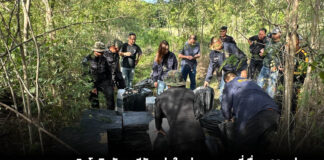 ทหารพรานนาวิกโยธินจันทบุรีจับหนุ่มใหญ่ลอบขนบุหรี่เถื่อน 23 กล่อง ยึดเพิ่มอีก 21 กล่อง มูลค่าความเสียหายกว่า 8 ล้านบาท
