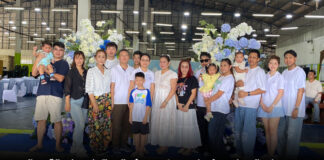 ล้งผลไม้ทุเรียนเฮียอู๊ด–ซ้ออุ๋ย ตง ฟาง หง จัดทำบุญวันคล้ายวันเกิด พร้อมมอบทุนสนับสนุนการศึกษาแก่โรงเรียนบ้านแก้วและโรงเรียนยากไร้