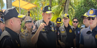 ‘สุชาติ’ รมว.ทส. พร้อม รมช.มหาดไทย นำกำลังเจ้าหน้าที่รื้อสิ่งปลูกสร้าง รุกที่ป่าสงวน ‘หาดนุ้ย’ จ.ภูเก็ต 18ไร่ มูลค่า กว่า 2,000 ล้านบาท