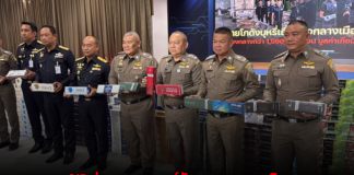 CIB ร่วมแถลงกราณ์กับ กรมสรรพสามิตบุกทลายโกดังบุหรี่เถื่อนใจกลางเมืองโคราช ยึดของกลาง 1.5 ล้านมวน มูลค่าเกือบ 7 ล้านบาท