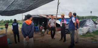 เกษตรอำเภอศรีราชาร่วมกับกองสาธารณสุขและสิ่งแวดล้อมอบต.บ่อวินตรวจสอบแปลงปลูกแตงโมหลังชาวบ้านร้องเรียนฉีดยาส่งกลิ่นเหม็นชาวบ้านรับผลกระทบ